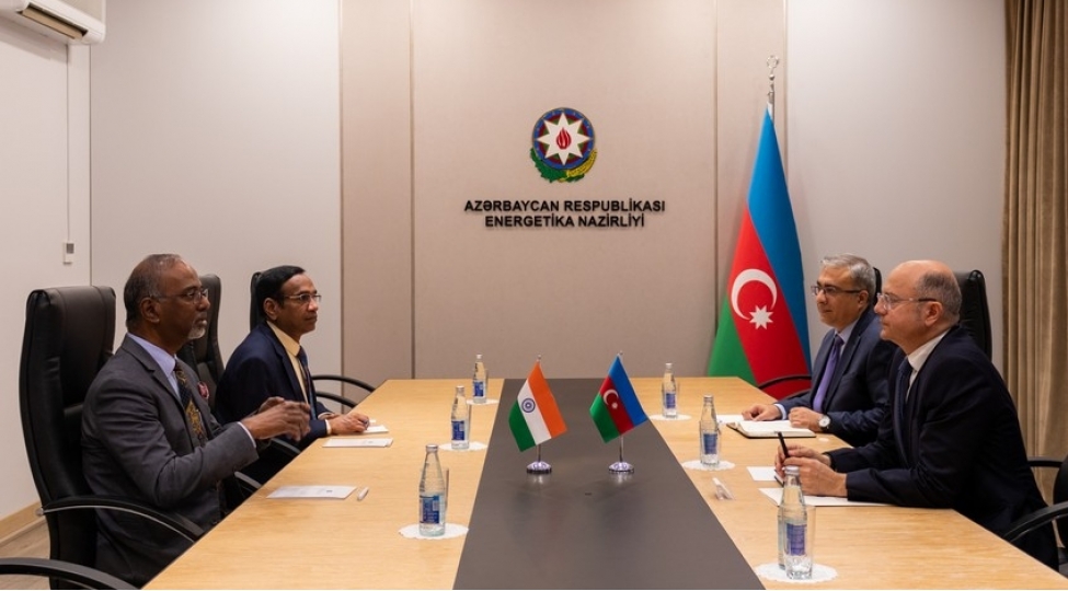 azerbaycan-hindistanla-enerji-emekdashligi-etrafinda-fikir-mubadilesi-aparib