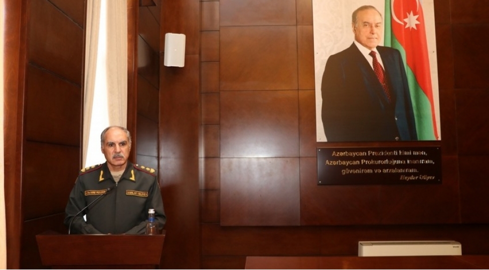 herbi-prokurorluqda-qazilerle-gorush-kechirilib