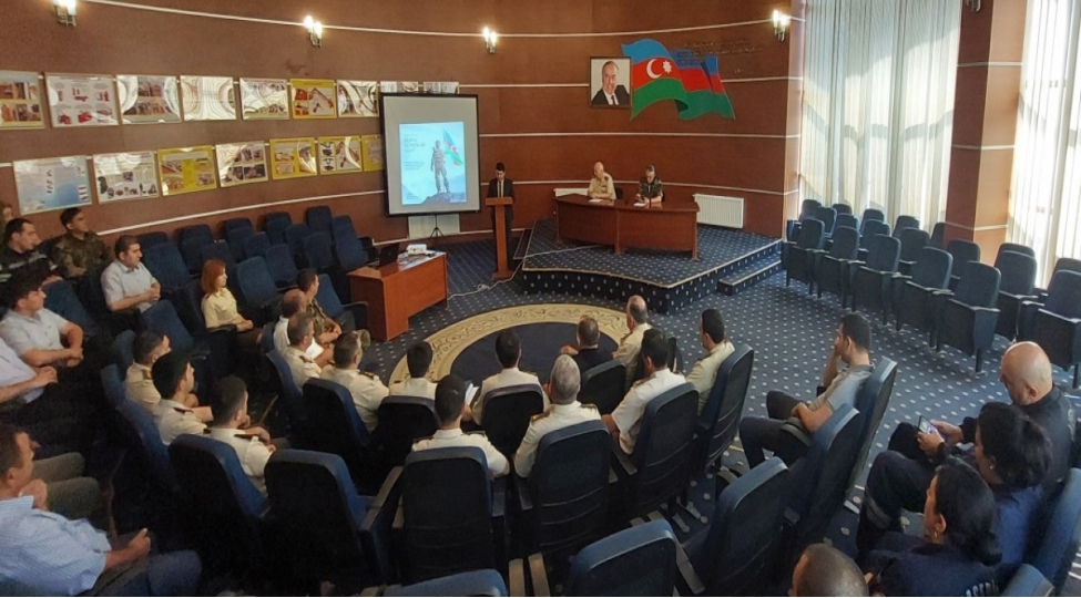 fhn-de-26-iyun-silahli-quvveler-gunu-munasibetile-tedbirler-kechirilib-foto