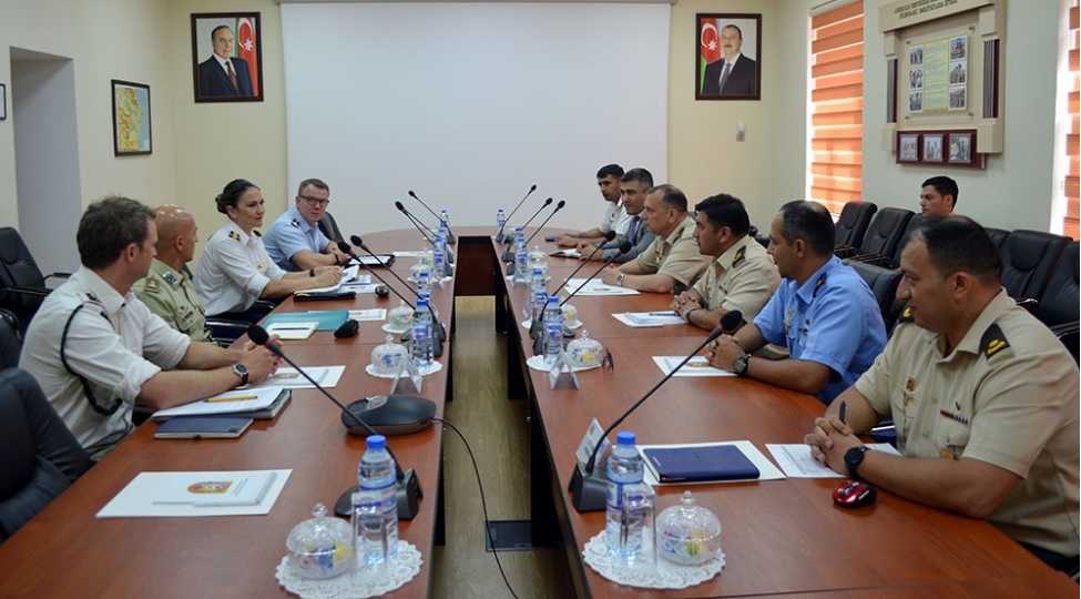 bakida-nato-nun-ekspert-heyeti-ile-ishchi-gorushu-kechirilib