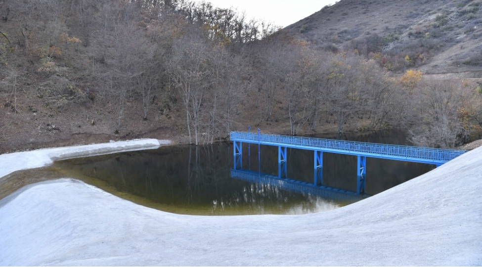 shusha-sheherini-dayaniqli-ichmeli-su-ile-temin-etmek-meqsedile-yeni-su-anbarinin-inshasi-yekunlashir-fotovideo