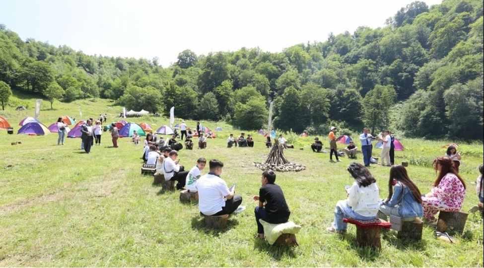 ushaq-incesenet-festivalinin-ishtirakchilari-uchun-yay-dushergesi-teshkil-olunub-foto