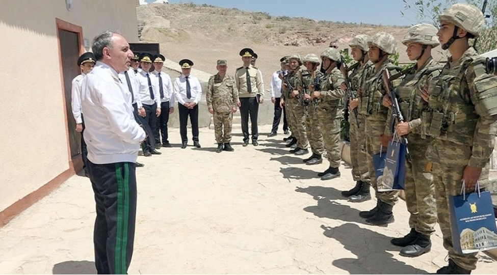 bash-prokuror-naxchivanda-herbi-qulluqchularla-gorushub