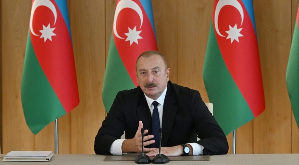 prezidentin-mushavirede-soyudulu-kendinde-bash-veren-hadiselerden-danishdi-video