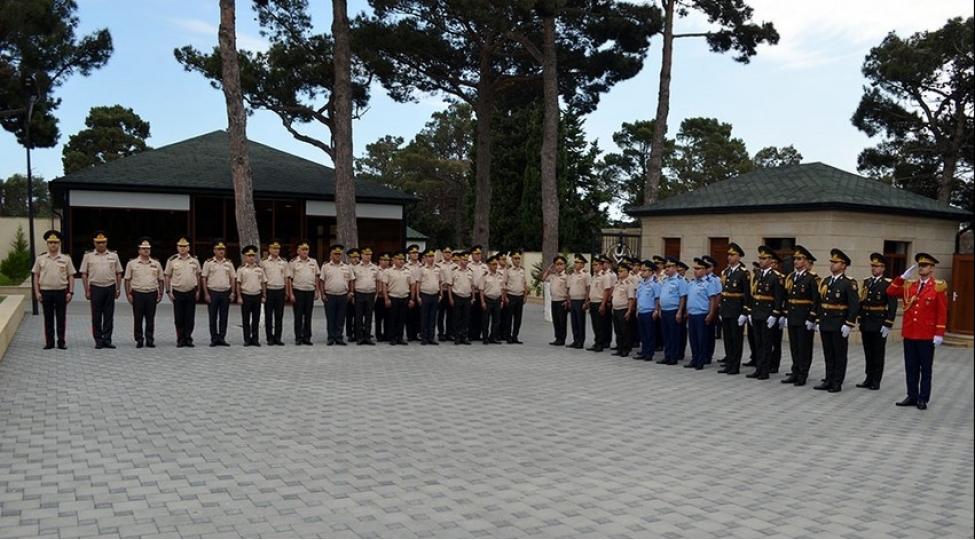 mudafie-nazirliyinin-shexsi-heyeti-tovuz-doyushleri-shehidlerinin-mezarini-ziyaret-edib-foto