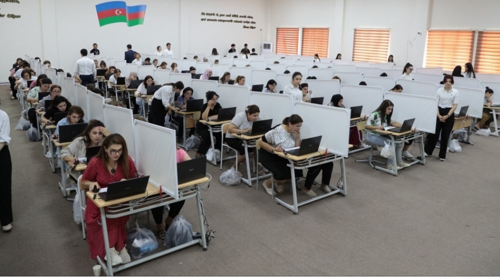 tehsilverenlerin-sertifikatlashdirilmasi-prosesinin-test-imtahani-merhelesinin-ilk-gunu-yekunlashib