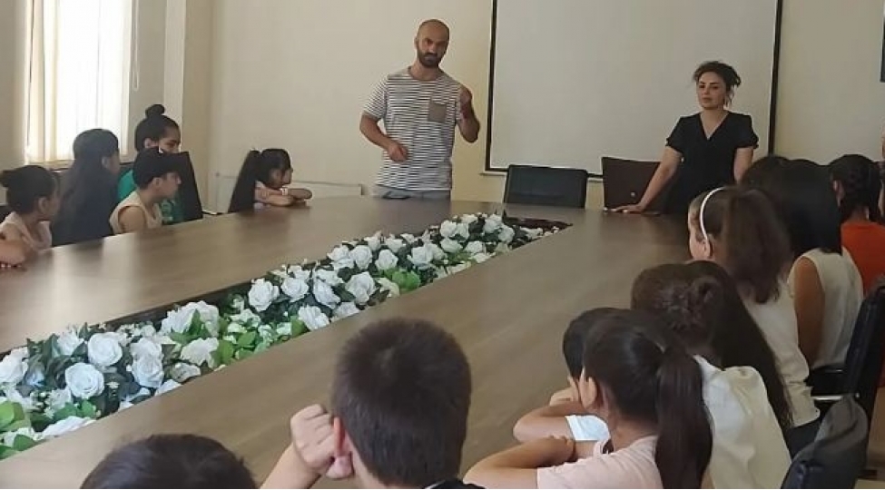 ulu-onderin-100-illik-yubileyi-munasibetile-qizildash-qesebe-medeniyyet-merkezinde-odenishsiz-reqs-dersleri-kechirilib-foto