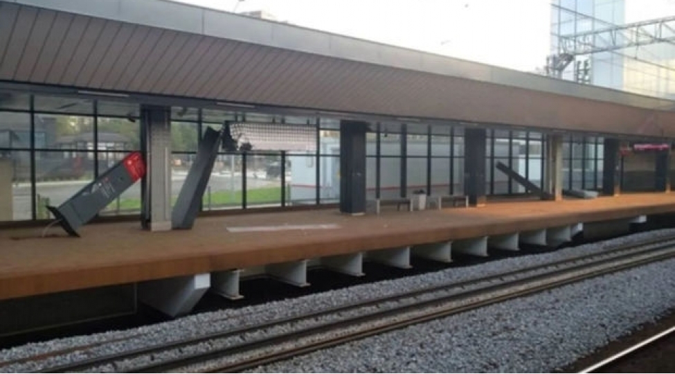 moskvada-qatar-vagzalin-platformasini-dagidib-video