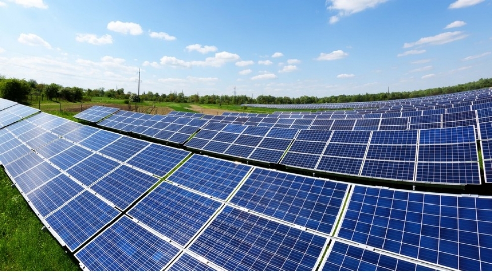 masdar-azerbaycanda-gunesh-elektrik-stansiyasinin-maliyyeleshdirilmesi-uchun-yashil-istiqraz-buraxib