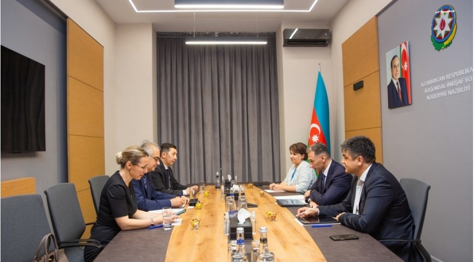 azerbaycanda-reqemsal-inkishaf-sahesinde-heyata-kechirilen-layiheler-muzakire-edilib