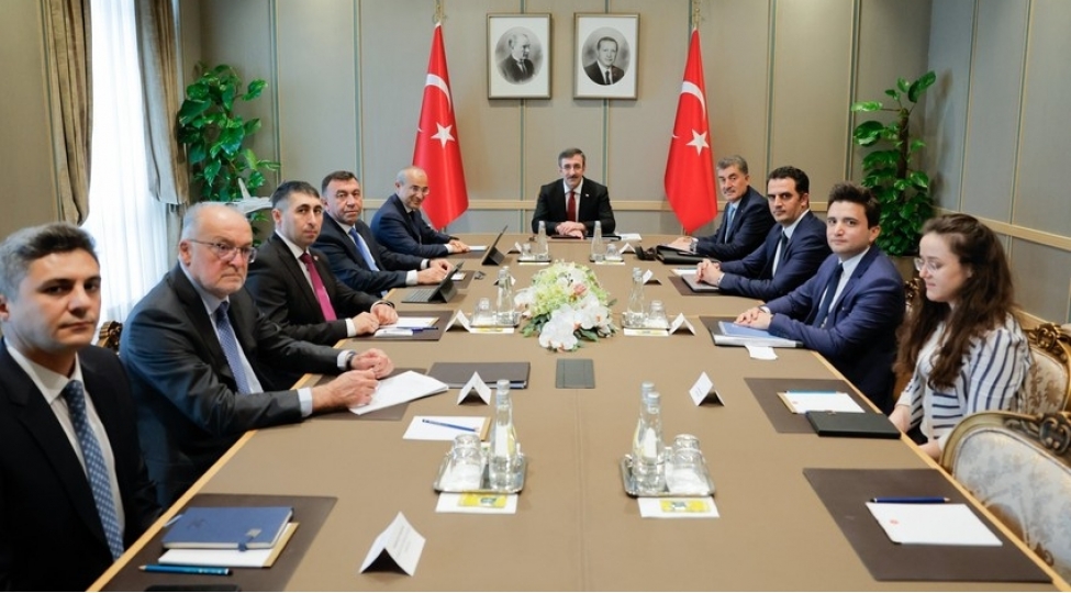 azerbaycanla-turkiye-ticaret-dovriyyesinin-artirilmasini-muzakire-edib-foto