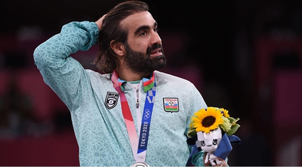 meshqchiler-telebeleri-ve-valideynleri-aldadirlar-rafael-agayev