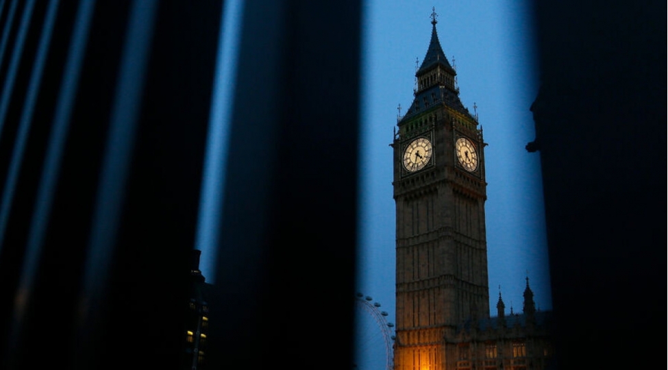 ara-ve-misterlerin-it-hurushmesi