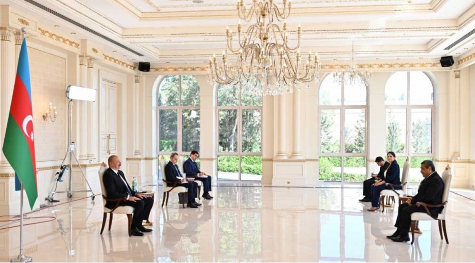 ilham-eliyev-kolumbiyanin-yeni-sefirinin-etimadnamesini-qebul-edib-yenilenib