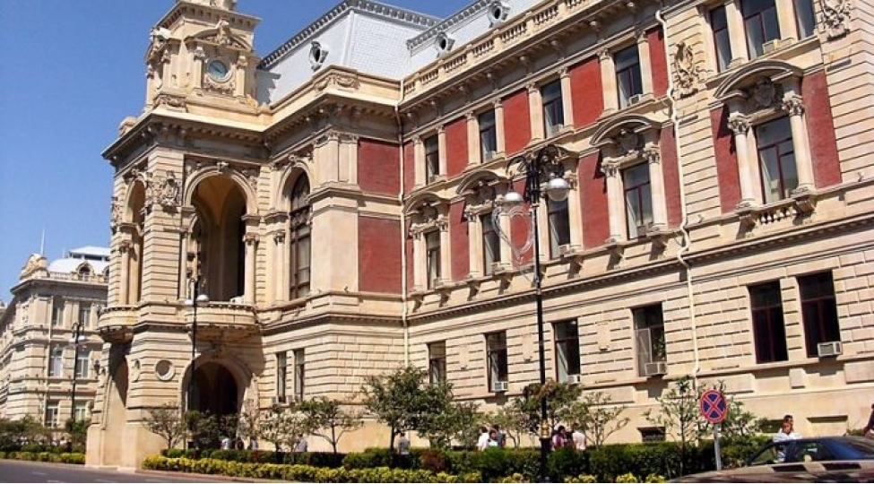 bakinin-qesebelerinde-yagishin-fesadlarinin-aradan-qaldirilmasi-davam-etdirilir