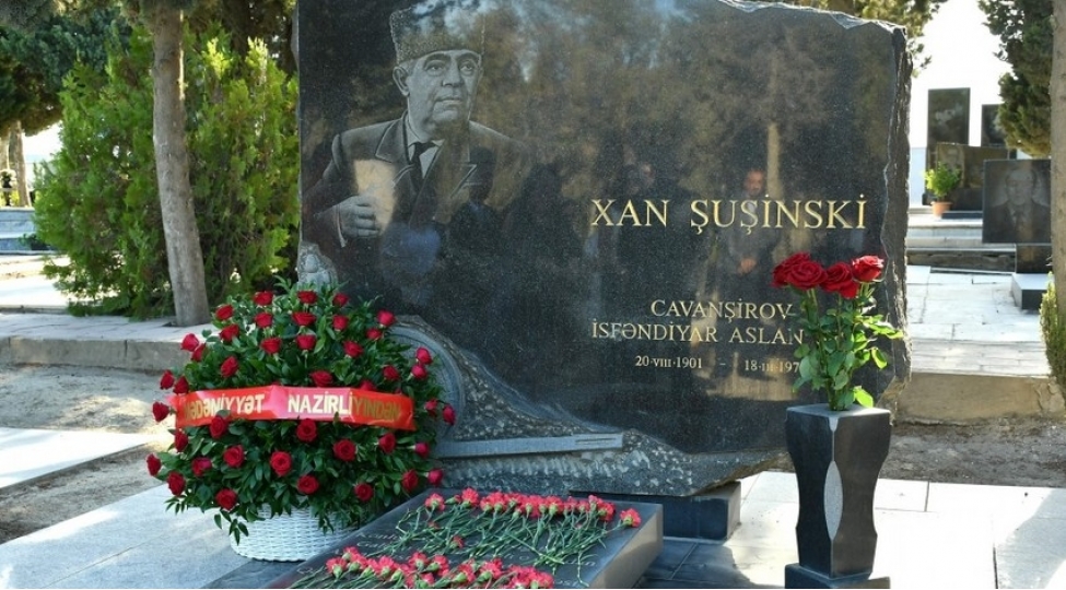 xan-shushinskinin-mezari-ziyaret-olunub