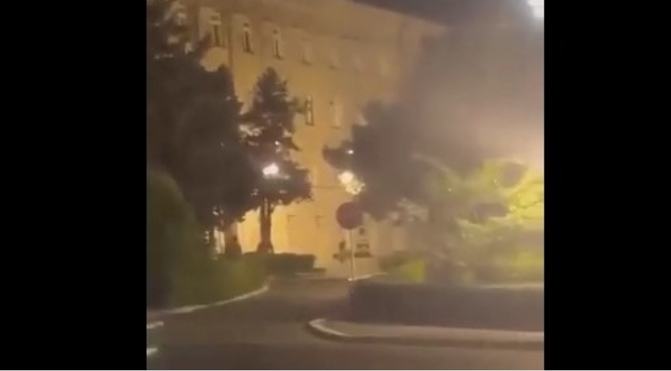 arutyunyanin-xankendide-yashadigi-bina-ateshe-tutuldu-video