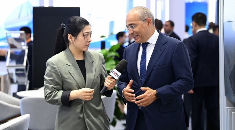 mikayil-cabbarov-chin-merkezi-televiziyasina-musahibe-verib