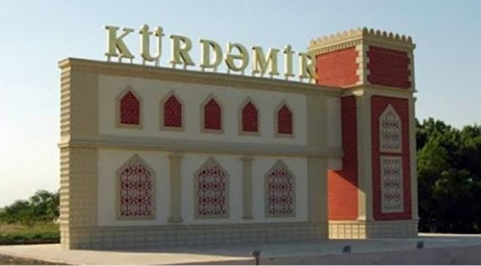 kurdemirde-5-yashli-ushaq-yashayish-binasinin-4-cu-mertebesinden-yixilib