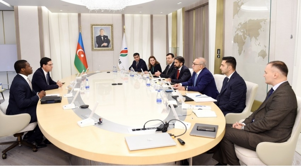 socar-ve-brookfield-temiz-ve-reqemsal-enerji-texnologiyalarinin-tetbiqini-muzakire-edib-foto