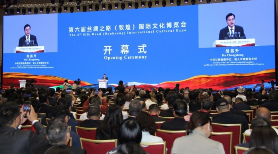 dunhuanda-6-ci-beynelxalq-ipek-yolu-sergisi-ishe-bashlayib