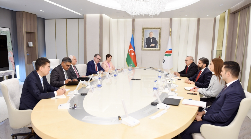 socar-in-prezidenti-investisiya-ve-ixrac-kreditlerinin-sigortasi-uzre-islam-korporasiyasinin-bash-icrachi-direktoru-ile-gorushub-foto