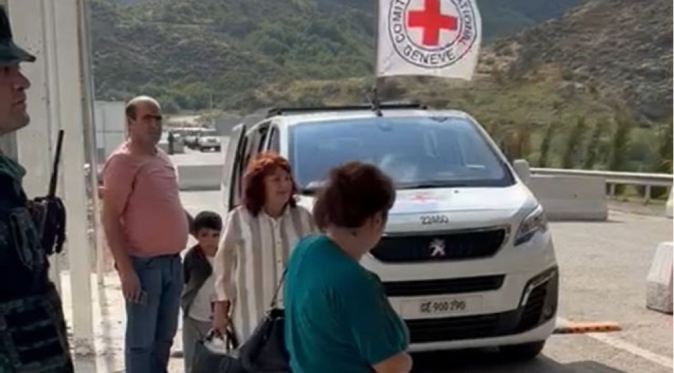 lachin-buraxilish-menteqesinde-4-ermeni-sakinin-serbest-kechidi-temin-edildi-video