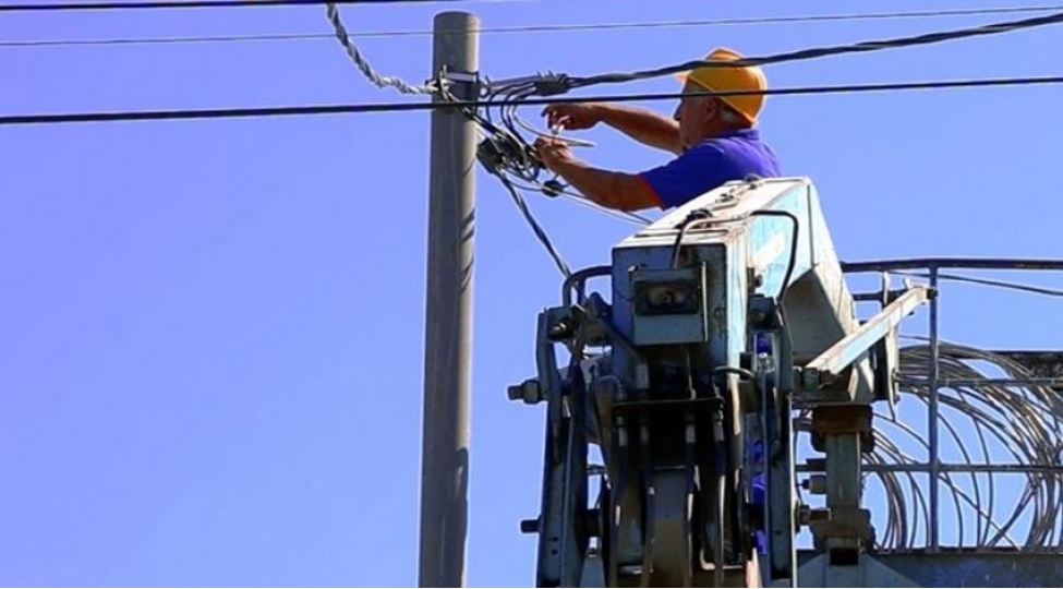 azerishiq-xachmazin-daha-yeddi-kendinde-yenidenqurma-ishlerini-yekunlashdirib-video