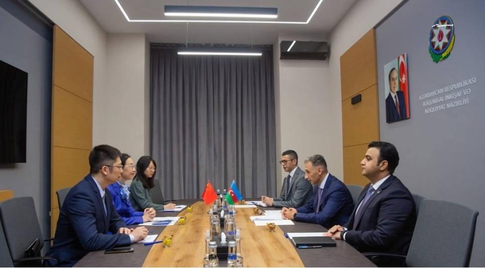 azerbaycan-ve-chin-ikt-sahesinde-emekdashligi-muzakire-edib