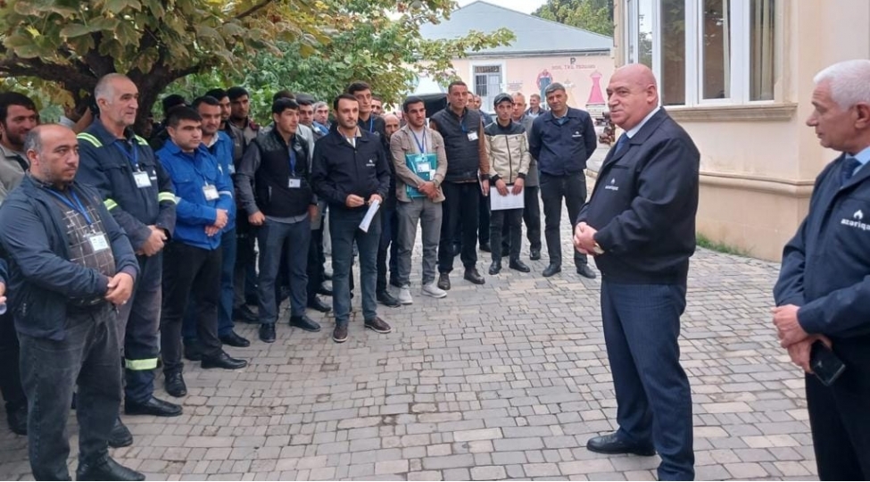emek-sheraitinin-yaxshilashdirilmasi-ve-tehlukesizlik-qaydalarinin-teleblerine-riayet-edilmesi-meseleleri-muzakire-edilib