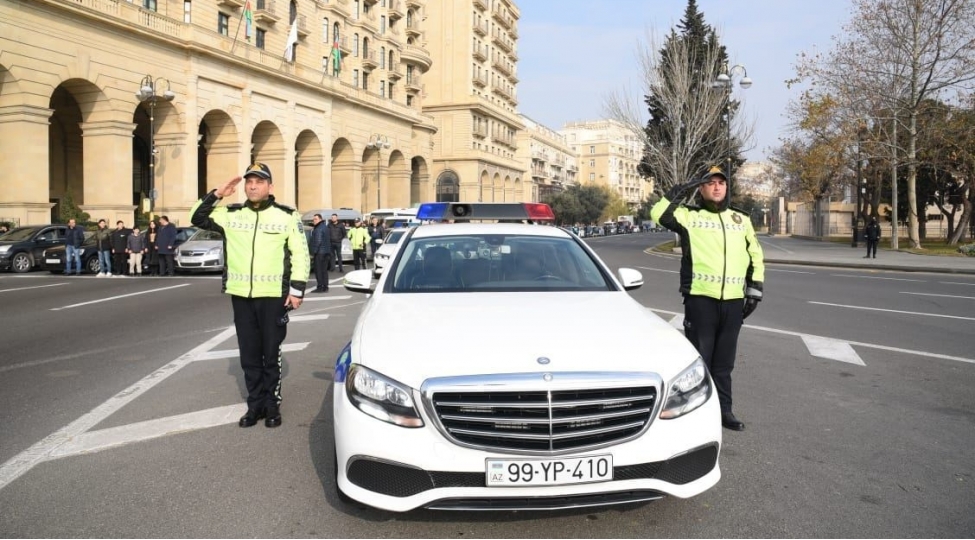 xocali-soyqirimi-qurbanlarinin-xatiresi-bir-deqiqelik-sukutla-yad-edilib-3