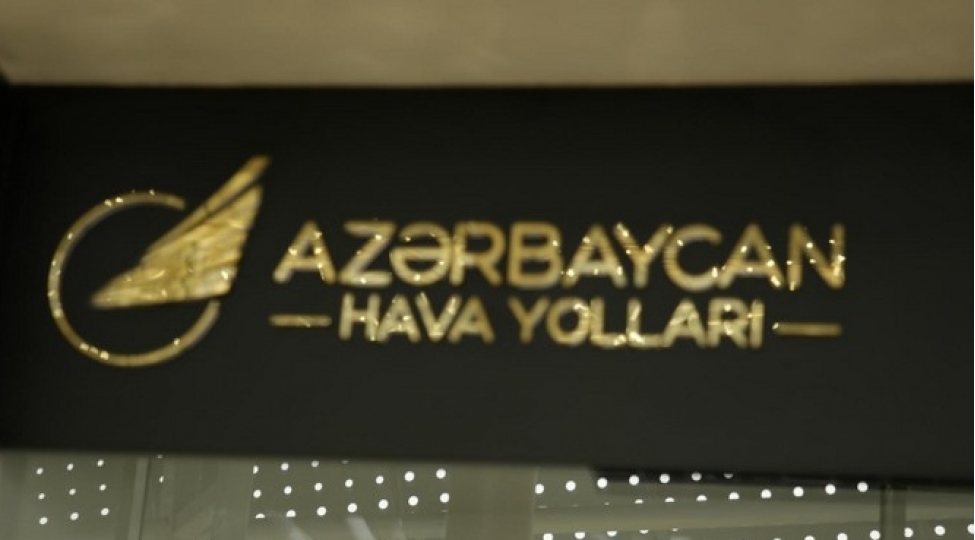 azal-in-pilotlari-xaribulbul-chicheyinin-konturunu-tesvir-edibler