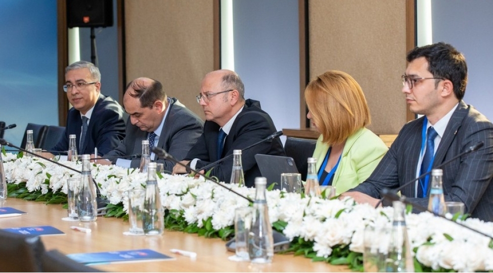 azerbaycan-ve-baltech-enerji-elektrik-stansiyalarinin-inshasini-muzakire-edib