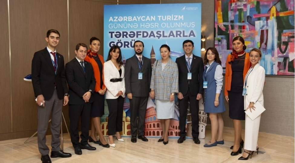 azal-ve-turizm-agentlikleri-aviasiya-ve-turizm-sektorlarinin-inkishafini-muzakire-edib
