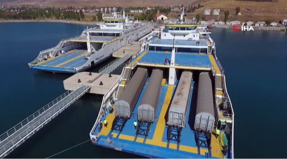 turkiyenin-en-boyuk-bereleri-van-golunde-neqliyyati-suretlendirib