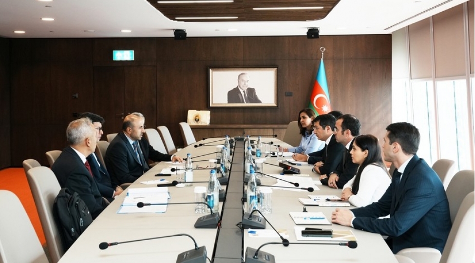 azerbaycan-iet-in-ticaret-ve-inkishaf-banki-ile-emekdashligi-muzakire-edib
