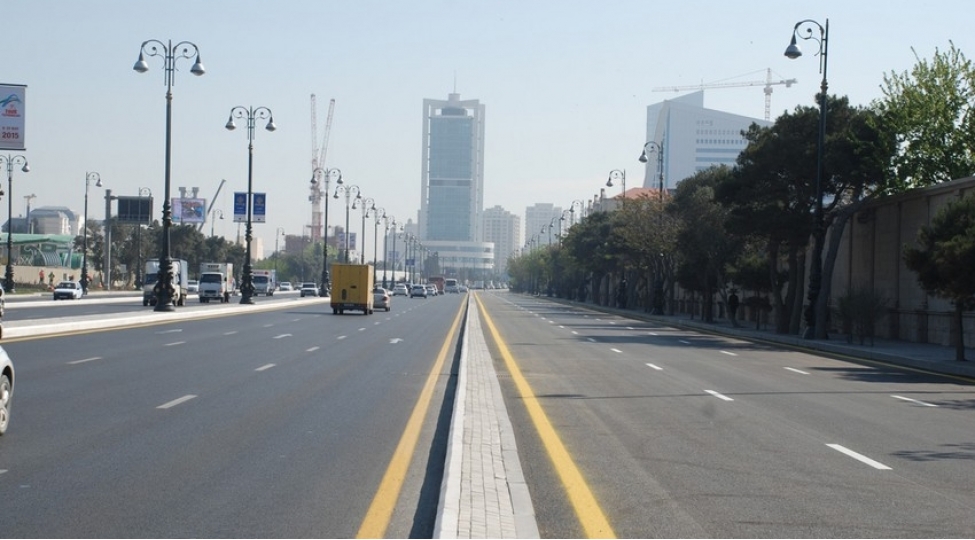 aayda-nin-sedri-bakida-son-20-ilde-2-000-km-den-chox-yol-chekilib-yeniden-qurulub-ve-temir-edilib