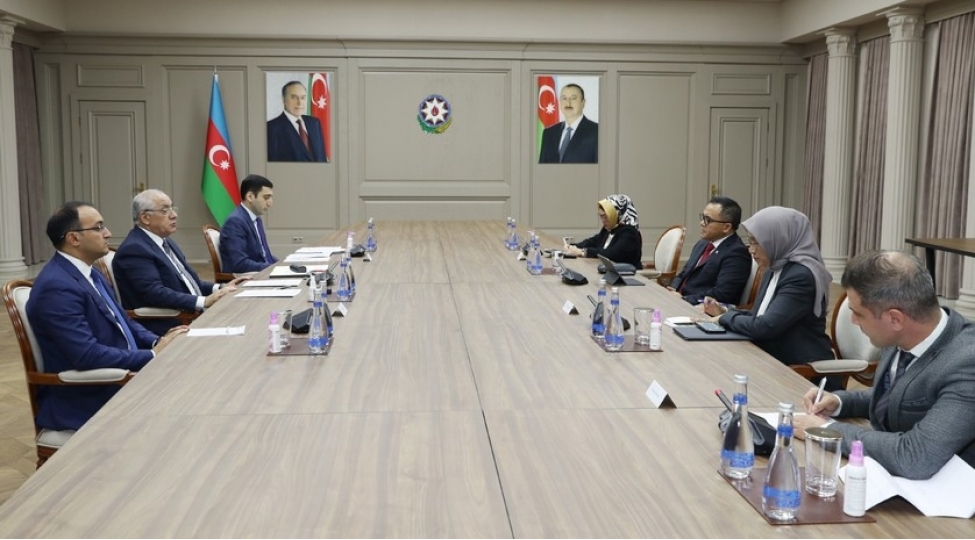 bash-nazir-eli-esedov-indoneziyanin-inzibati-ve-burokratik-islahatlar-naziri-ile-gorushub