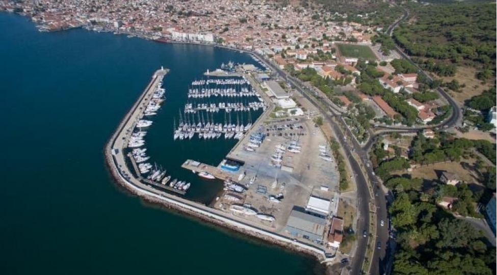 turkiyenin-ayvalik-limaninin-qebul-etdiyi-gemilerin-sayi-achiqlanib