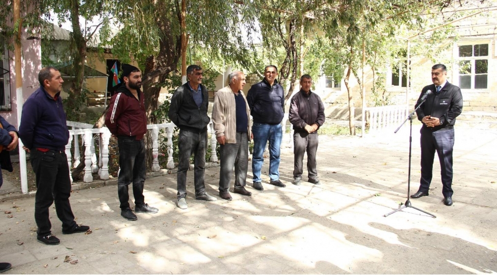 shemkirde-abonentlerin-qazla-bagli-problemleri-dinlenilib-foto