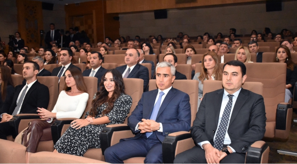 nizami-kino-merkezinde-ogul-senedli-filminin-numayishi-olub