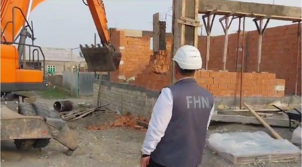 yevlaxda-qanunsuz-tikili-sokulub