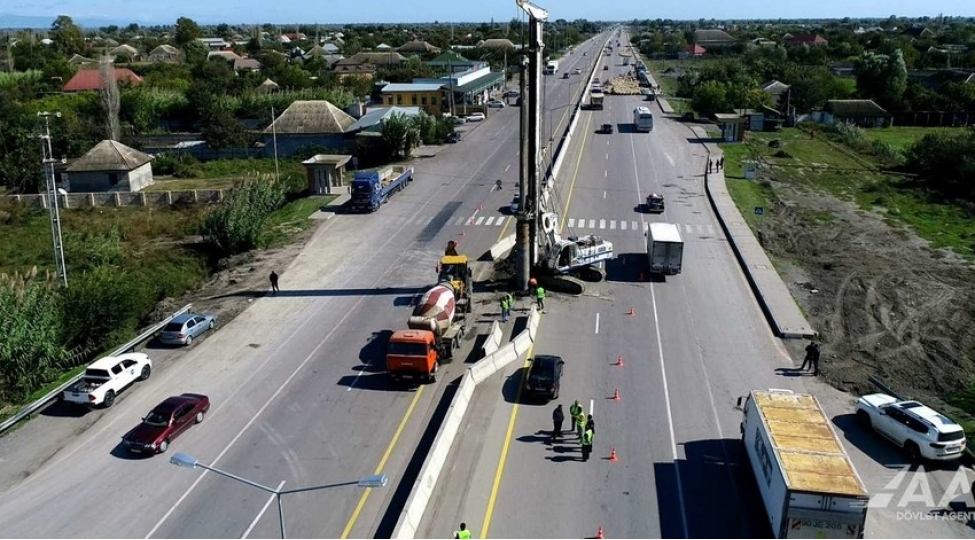 aayda-2-yeni-piyada-kechidinin-tikintisine-bashlayib-fotovideo