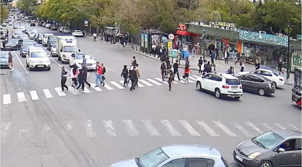 bakida-yolayricinda-hereketin-idare-edilmesinde-deyishiklik-olunub-video