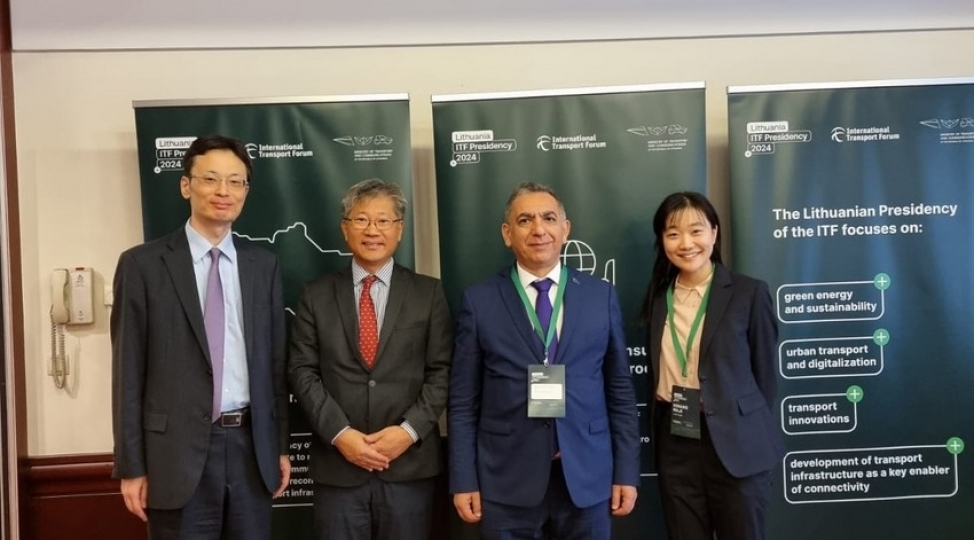 azerbaycan-litvada-beynelxalq-neqliyyat-forumunun-iclasinda-ishtirak-edib