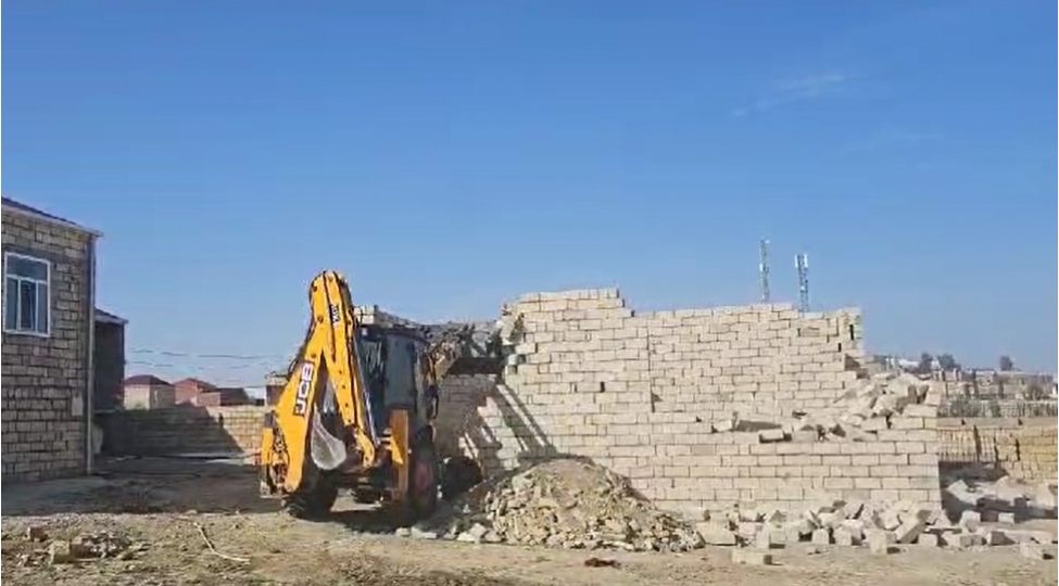 fovqelade-hallar-nazirliyi-terefinden-qanunsuz-tikililer-sokulub