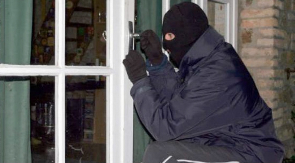 marketlerden-ogurluqda-shubheli-bilinen-5-nefer-saxlanilib