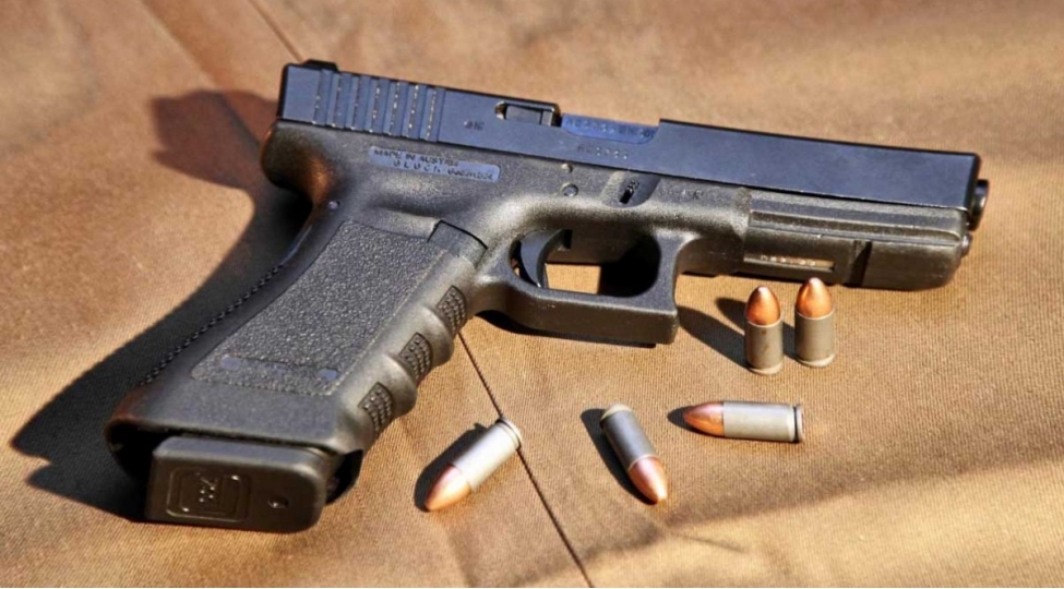 bakida-tapancha-satmaq-isteyen-shexs-saxlanilib-video