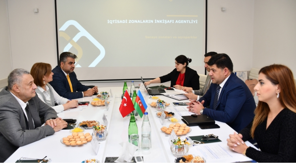 deik-in-idare-heyetinin-sedri-ile-izia-da-gorush-kechirilib-foto