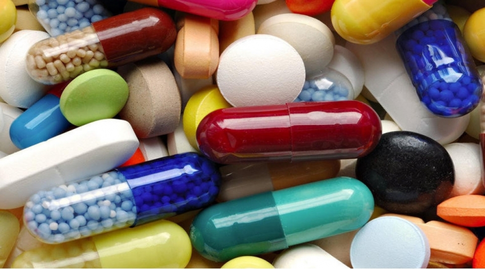 on-ayda-olkeye-482-milyon-dollarliq-eczachiliq-mehsullari-idxal-edilib